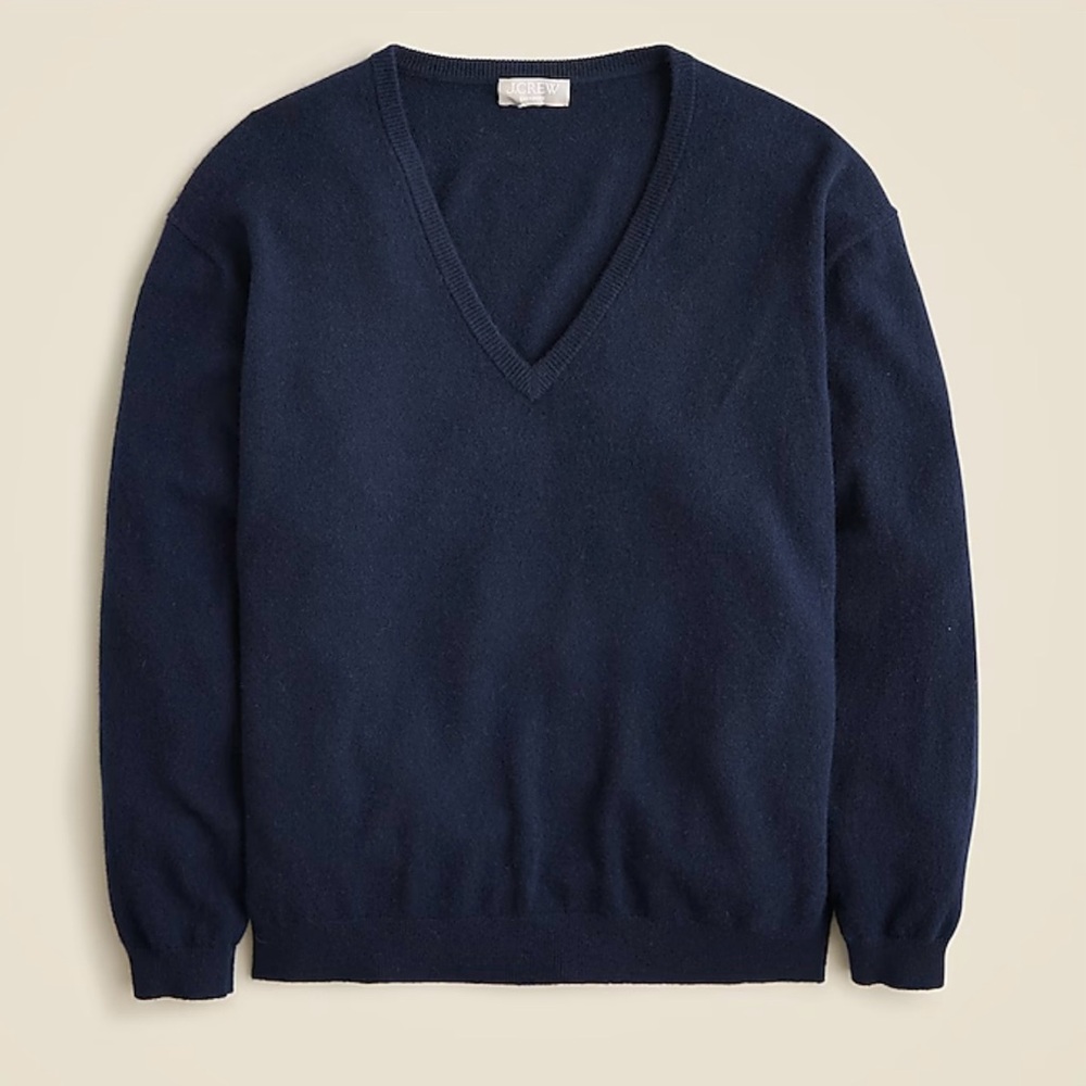 Cashmere relaxed V-neck sweater
MAKE ME AN OFFER!!!